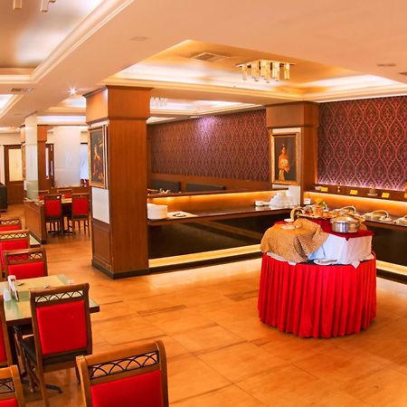 President Hotel Mysore Eksteriør bilde
