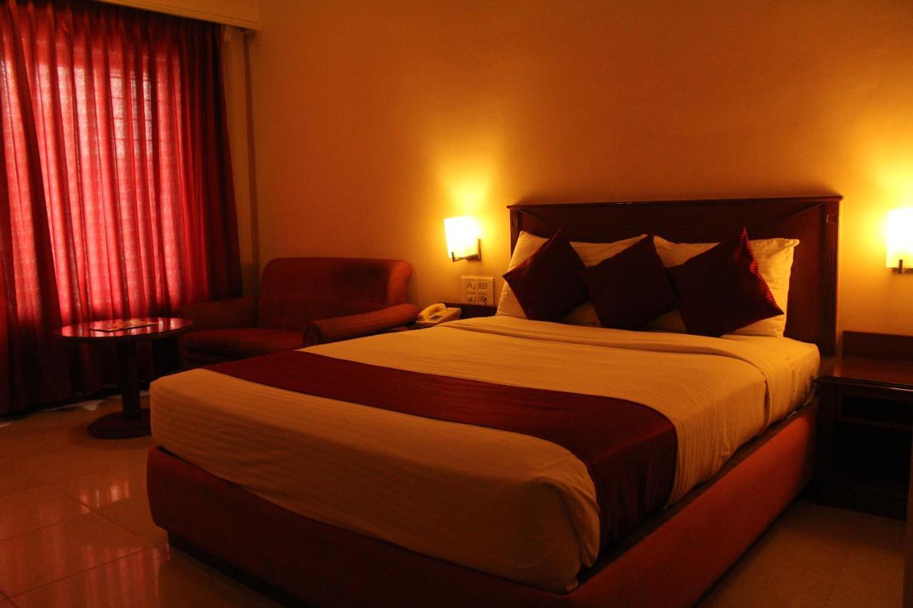President Hotel Mysore Eksteriør bilde