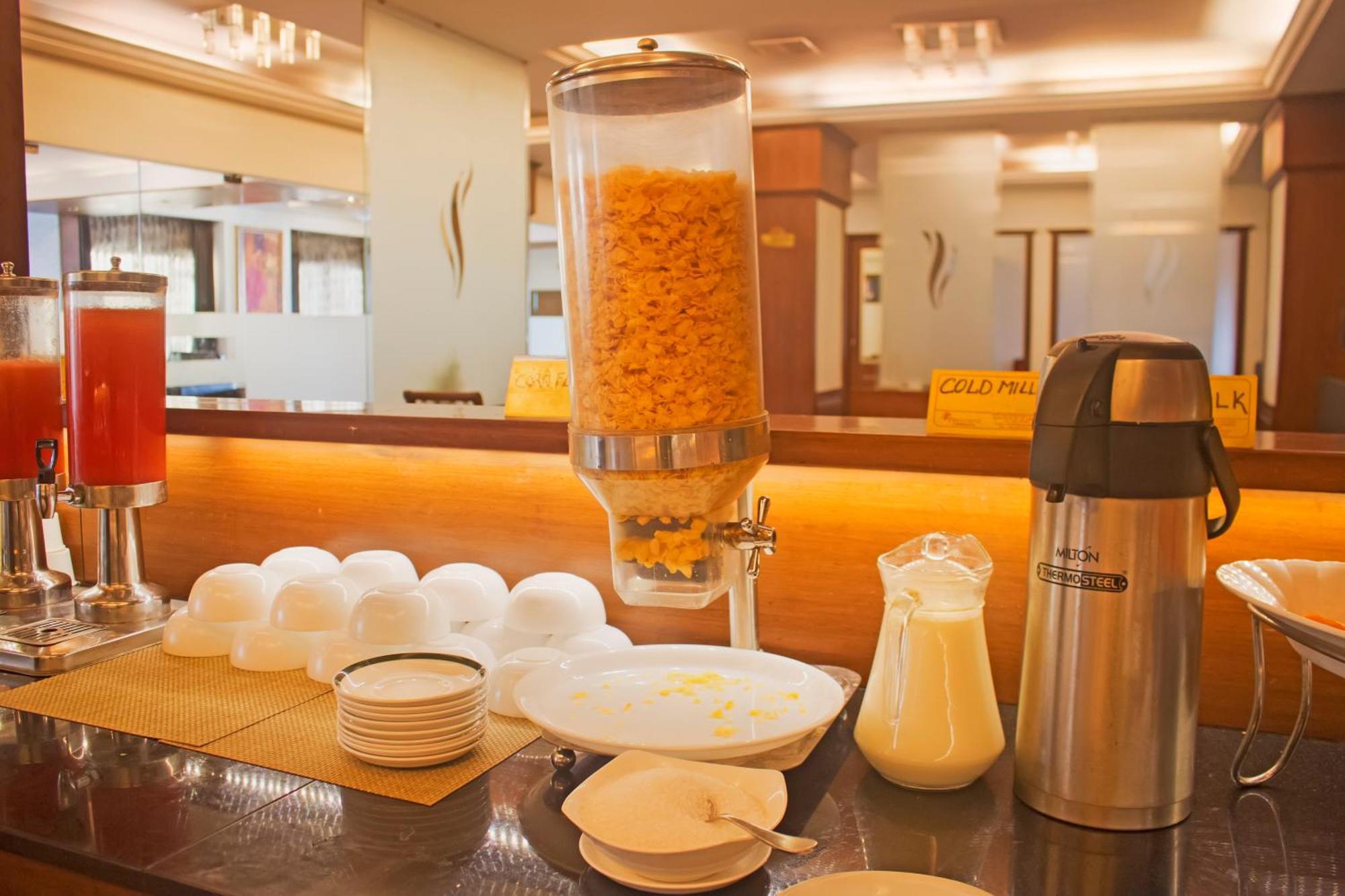 President Hotel Mysore Eksteriør bilde